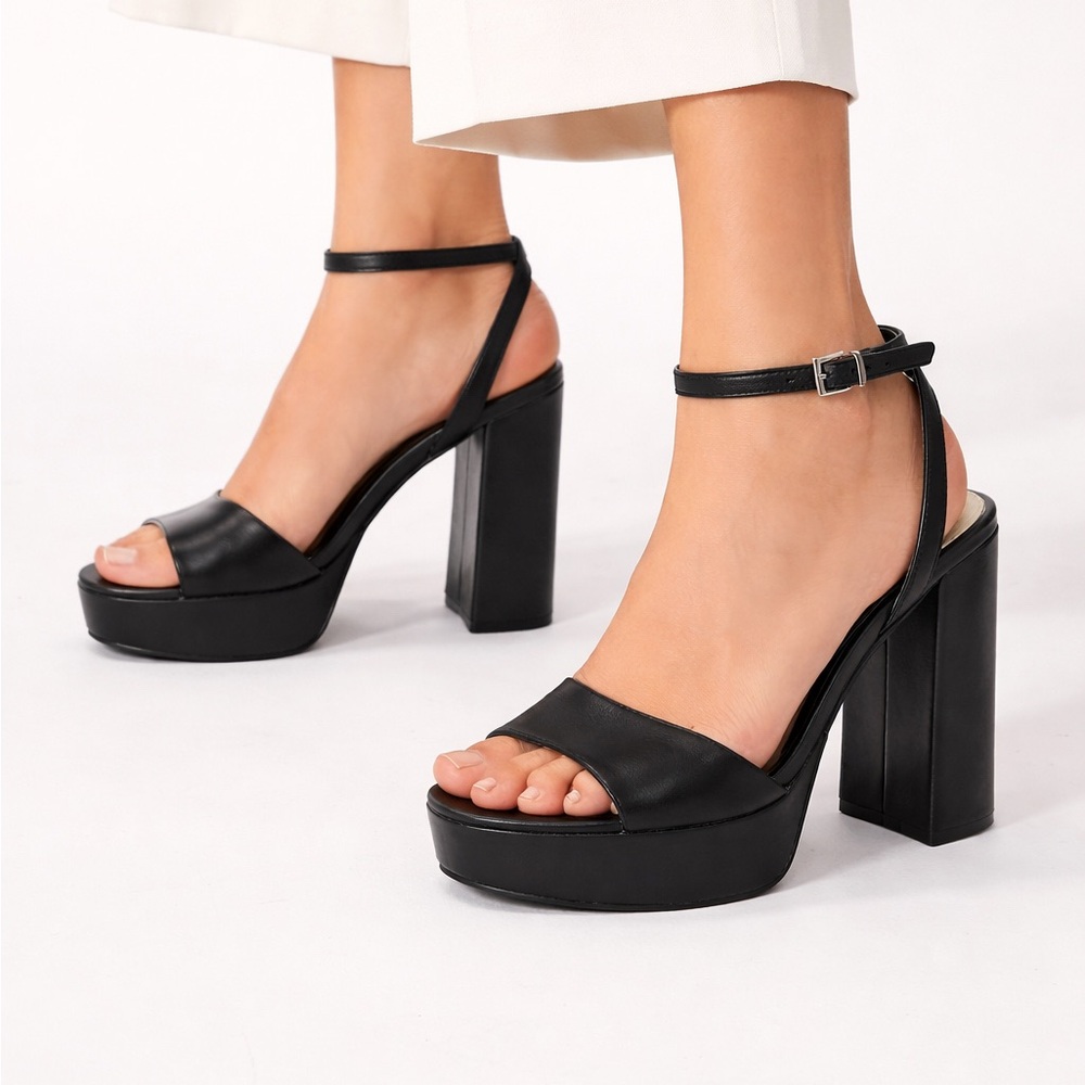 Vince Camuto Pendry Women Size 9 NWOT Black Leather Platform Sandal Heels Block
